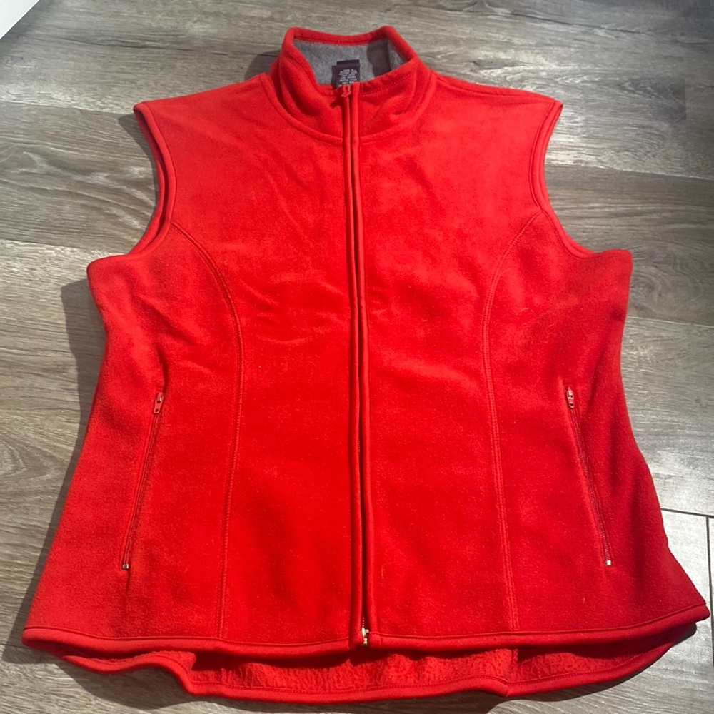 Gap Red Fleece Vest in Size M with Zipper Pockets